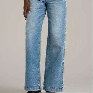 Heritage Wash Wide-Leg Jeans - Classic Casual